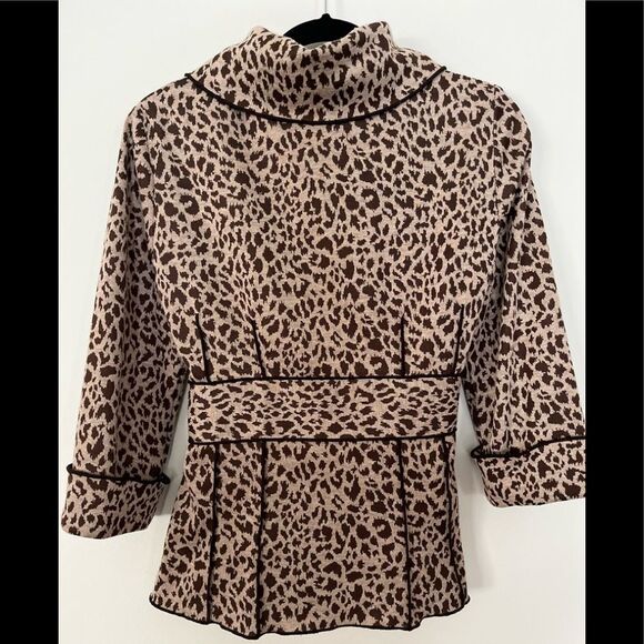 David Brooks leopard print long sleeved cardigan/blouse, wide ties, snaps, Med - Picture 6 of 11